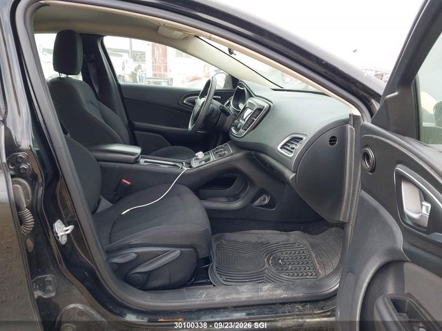 Aukcja sprzedaży 2015 Chrysler 200 Lx, vin: 1C3CCCFB3FN717703, numer aukcji: 30100338