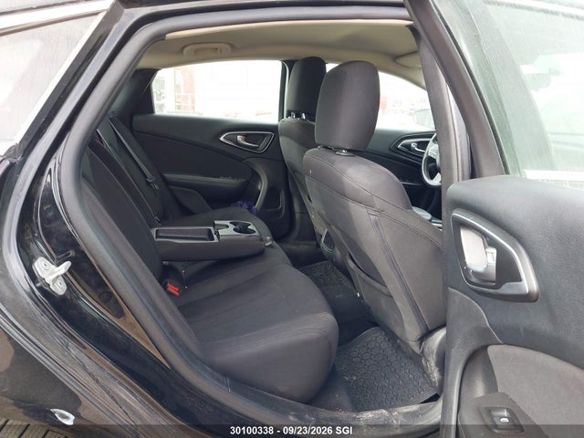 Aukcja sprzedaży 2015 Chrysler 200 Lx, vin: 1C3CCCFB3FN717703, numer aukcji: 30100338