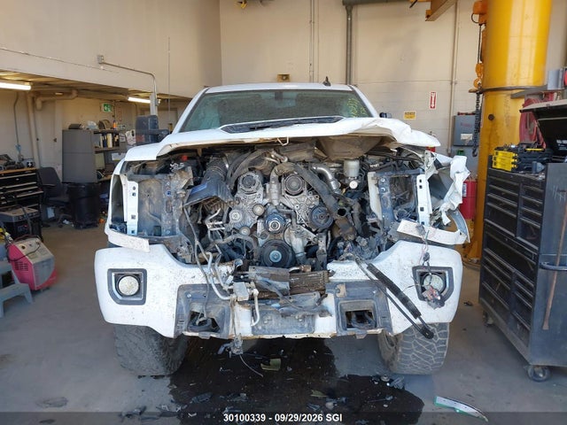 Продаж на аукціоні авто 2018 Gmc Sierra K2500 Slt, vin: 1GT12TEY8JF185038, номер лоту: 30100339