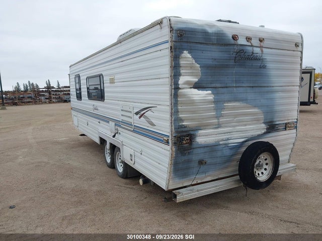 30100348 :رقم المزاد ، 2GLBC62J238019934 vin ، 2003 Thor Trailer 25h مزاد بيع