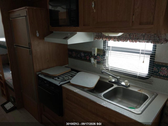Продажа на аукционе авто 1998 Mallard Trailer Trailer, vin: 2EF1S2920W6569149, номер лота: 30100213