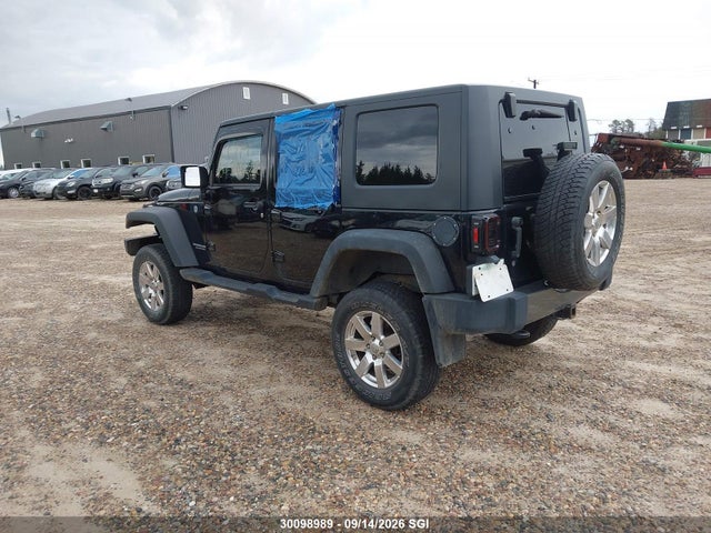 30098989 :رقم المزاد ، 1J4BA3H15AL198749 vin ، 2010 Jeep Wrangler Unlimited Sport مزاد بيع