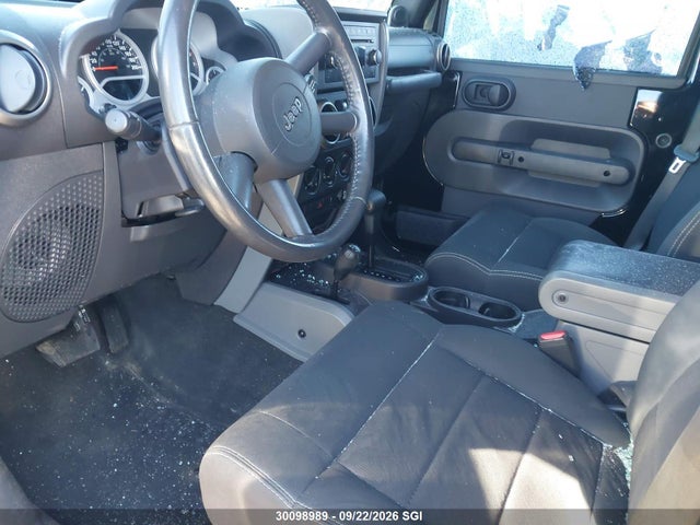 30098989 :رقم المزاد ، 1J4BA3H15AL198749 vin ، 2010 Jeep Wrangler Unlimited Sport مزاد بيع