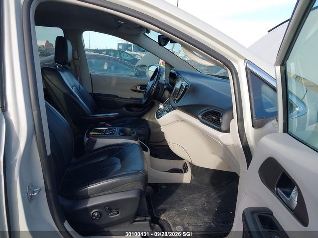 Продаж на аукціоні авто 2017 Chrysler Pacifica Touring L Plus, vin: 2C4RC1EG7HR643506, номер лоту: 30100431