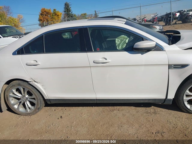 30098696 :رقم المزاد ، 1FAHP2H88DG119924 vin ، 2013 Ford Taurus Sel مزاد بيع