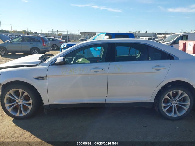 30098696 :رقم المزاد ، 1FAHP2H88DG119924 vin ، 2013 Ford Taurus Sel مزاد بيع