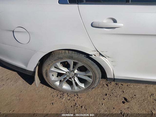 30098696 :رقم المزاد ، 1FAHP2H88DG119924 vin ، 2013 Ford Taurus Sel مزاد بيع