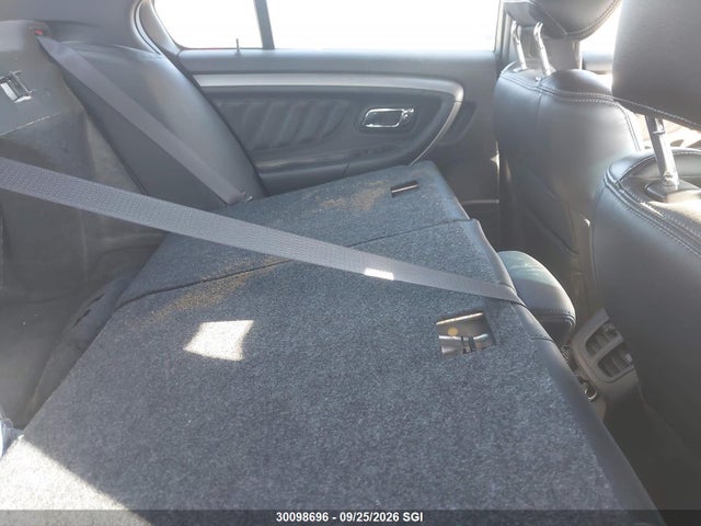 30098696 :رقم المزاد ، 1FAHP2H88DG119924 vin ، 2013 Ford Taurus Sel مزاد بيع