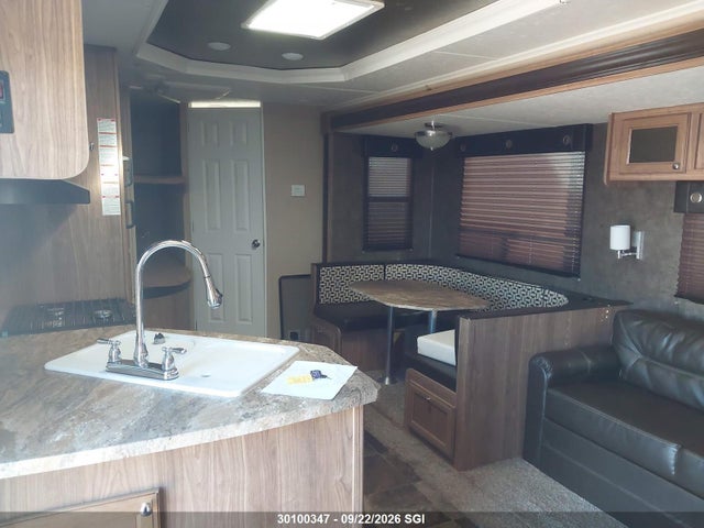 Shasta Revere 2015 5ZT2SHSB1FE005461 Image 10