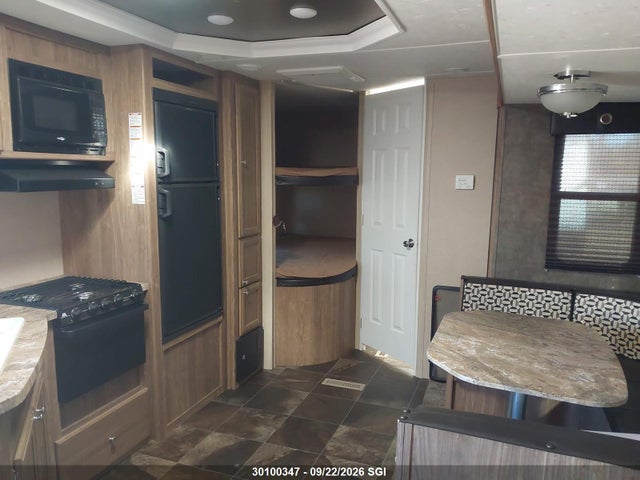 Shasta Revere 2015 5ZT2SHSB1FE005461 Image 12