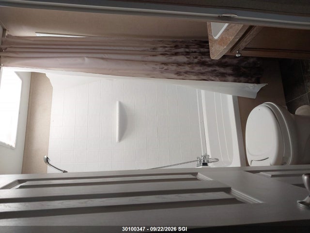 Shasta Revere 2015 5ZT2SHSB1FE005461 Image 13