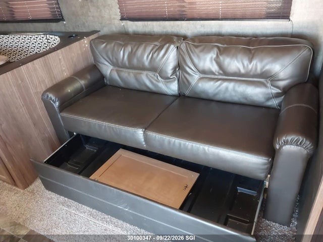 Shasta Revere 2015 5ZT2SHSB1FE005461 Image 14