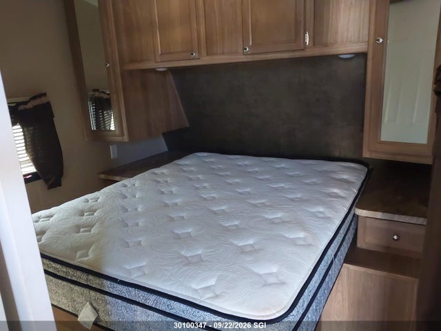 Shasta Revere 2015 5ZT2SHSB1FE005461 Image 9
