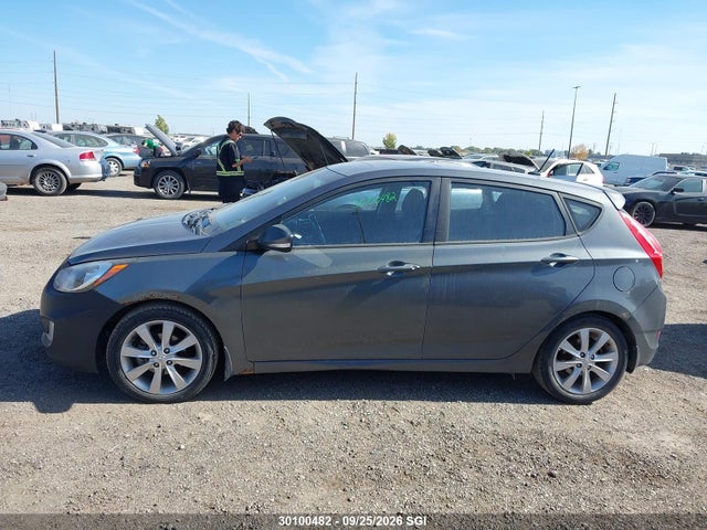30100482 :رقم المزاد ، KMHCU5AE0DU101512 vin ، 2013 Hyundai Accent Gls/se مزاد بيع