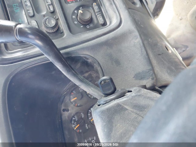 30099616 :رقم المزاد ، 1GTHK33UX6F195902 vin ، 2006 Gmc New Sierra K3500 مزاد بيع