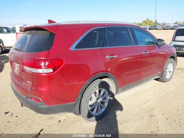 30100400 :رقم المزاد ، 5XYPGDA12HG330415 vin ، 2017 Kia Sorento Lx/l مزاد بيع