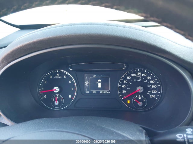 30100400 :رقم المزاد ، 5XYPGDA12HG330415 vin ، 2017 Kia Sorento Lx/l مزاد بيع