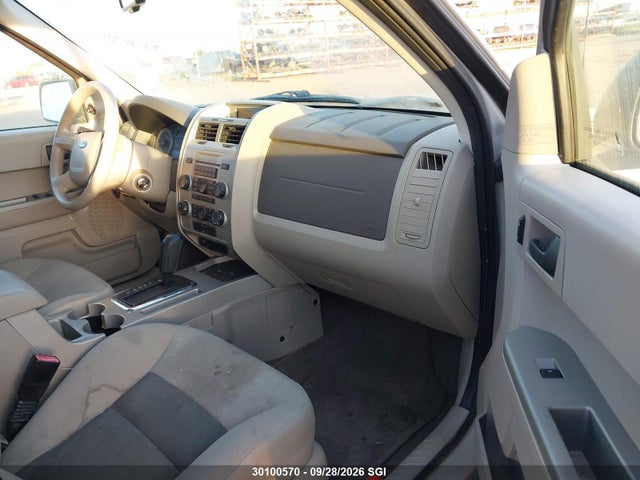 2008 Ford Escape Xlt მანქანა იყიდება აუქციონზე, vin: 1FMCU93148KA88461, აუქციონის ნომერი: 30100570
