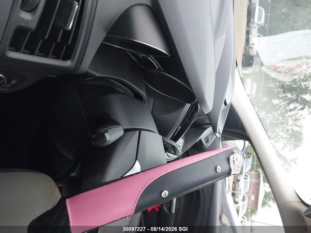 30097227 :رقم المزاد ، 1FMCU0GX4FUB51313 vin ، 2015 Ford Escape Se مزاد بيع