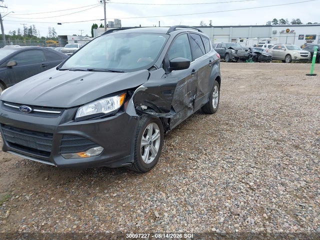 30097227 :رقم المزاد ، 1FMCU0GX4FUB51313 vin ، 2015 Ford Escape Se مزاد بيع