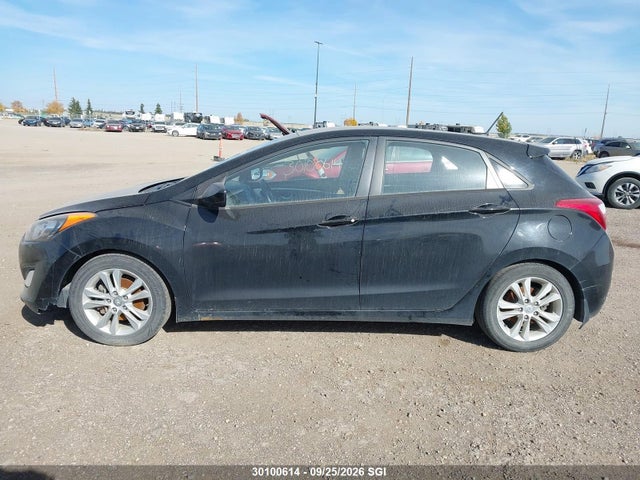 2013 Hyundai Elantra Gt მანქანა იყიდება აუქციონზე, vin: KMHD35LE3DU090638, აუქციონის ნომერი: 30100614