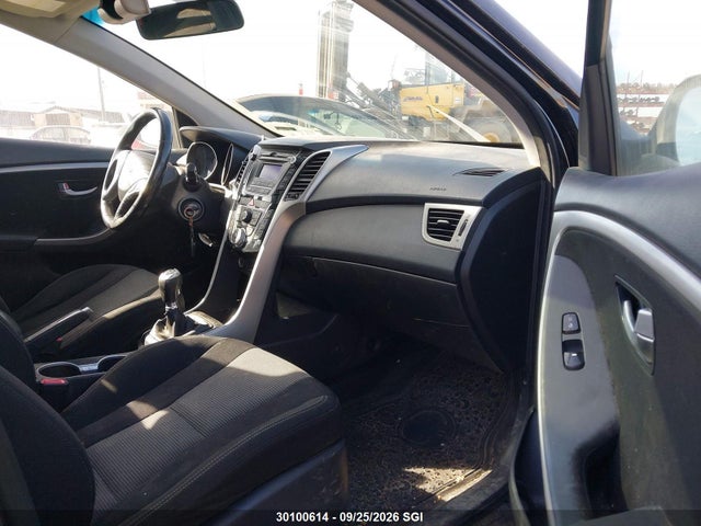 2013 Hyundai Elantra Gt მანქანა იყიდება აუქციონზე, vin: KMHD35LE3DU090638, აუქციონის ნომერი: 30100614