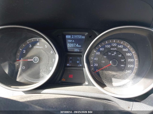 2013 Hyundai Elantra Gt მანქანა იყიდება აუქციონზე, vin: KMHD35LE3DU090638, აუქციონის ნომერი: 30100614