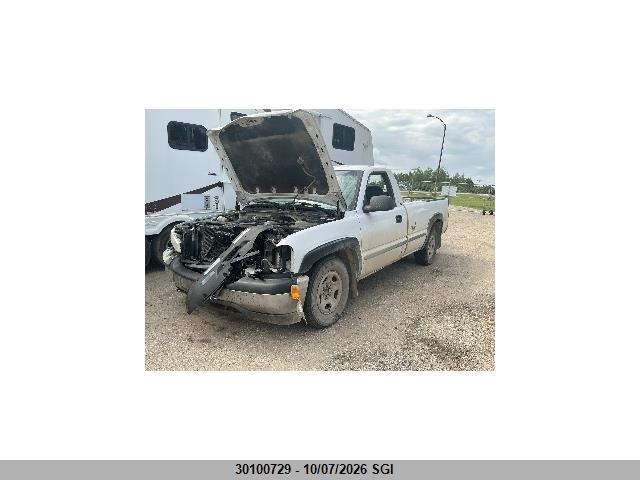 30100729 :رقم المزاد ، 1GTEC14W1YE313672 vin ، 2000 Gmc New Sierra C1500 مزاد بيع