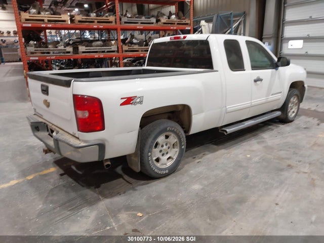 30100773 :رقم المزاد ، 1GCSKSE38AZ217018 vin ، 2010 Chevrolet Silverado K1500 Lt مزاد بيع