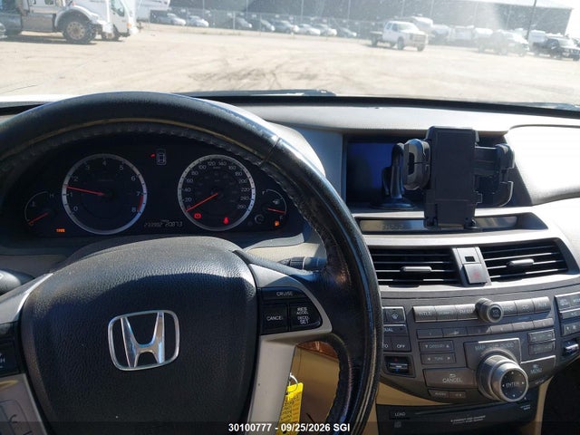 30100777 :رقم المزاد ، 1HGCP25879A802718 vin ، 2009 Honda Accord Exl مزاد بيع
