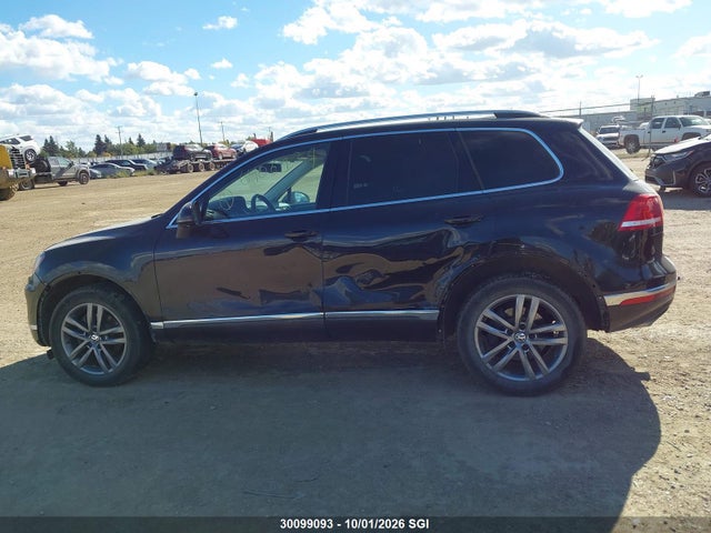 30099093 :رقم المزاد ، WVGEF9BP1GD011719 vin ، 2016 Volkswagen Touareg Sport/lux/executive مزاد بيع