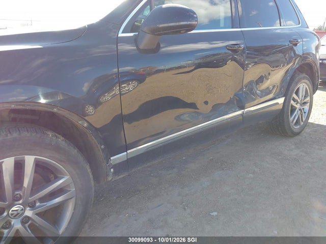 30099093 :رقم المزاد ، WVGEF9BP1GD011719 vin ، 2016 Volkswagen Touareg Sport/lux/executive مزاد بيع