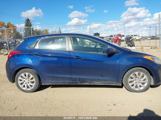 2013 Hyundai Elantra Gt Gl მანქანა იყიდება აუქციონზე, vin: KMHD25LE5DU041993, აუქციონის ნომერი: 30100757