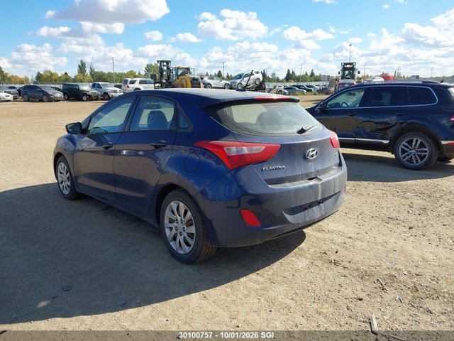 2013 Hyundai Elantra Gt Gl მანქანა იყიდება აუქციონზე, vin: KMHD25LE5DU041993, აუქციონის ნომერი: 30100757