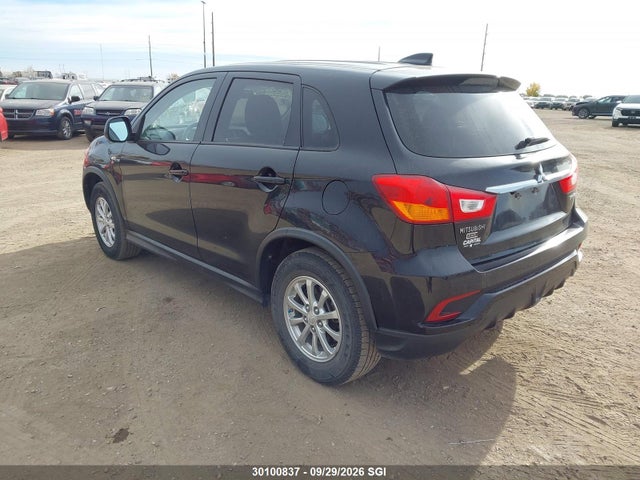 Mitsubishi RVR SE 2018 JA4AJ3AU4JU601386 Image 3