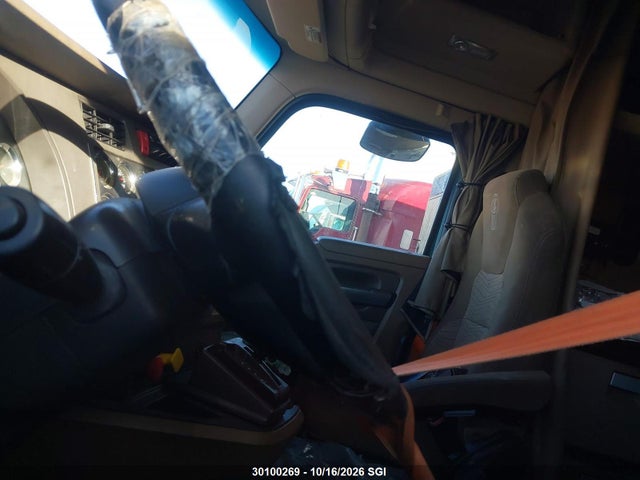Kenworth Construction T680 2018 1XKYDP9X5JJ991678 Image 8
