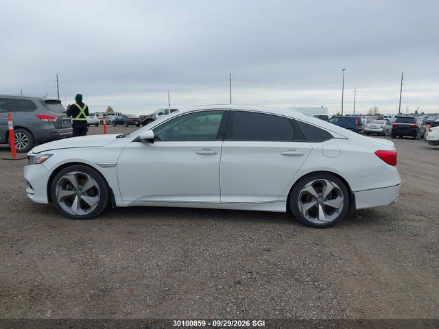 Продаж на аукціоні авто 2018 Honda Accord Touring, vin: 1HGCV1F96JA802205, номер лоту: 30100859
