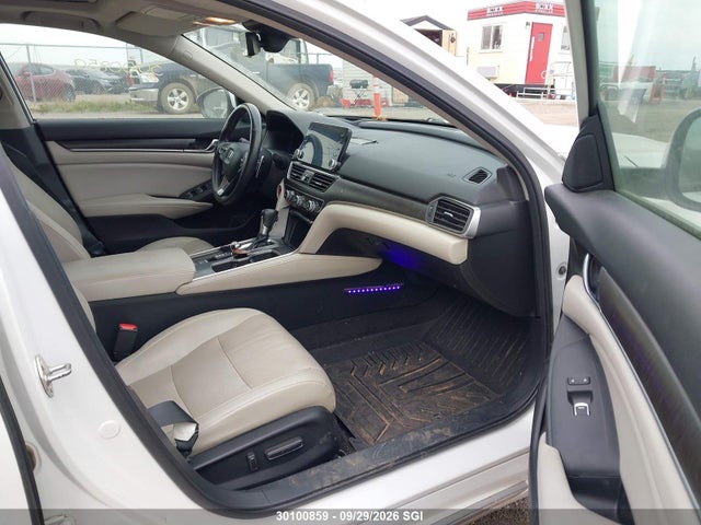 Продаж на аукціоні авто 2018 Honda Accord Touring, vin: 1HGCV1F96JA802205, номер лоту: 30100859
