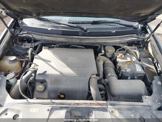 Lincoln MKT 2014 2LMHJ5AT2EBL57160 Image 10