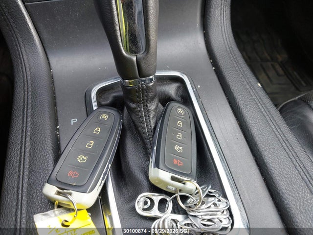 Lincoln MKT 2014 2LMHJ5AT2EBL57160 Image 11