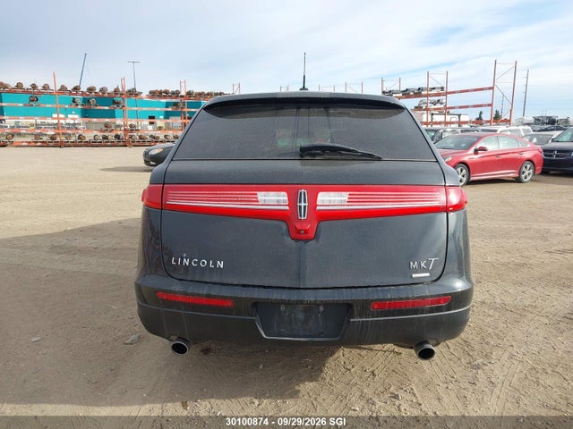 Lincoln MKT 2014 2LMHJ5AT2EBL57160 Image 15