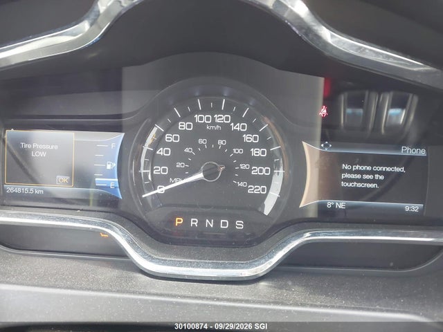 Lincoln MKT 2014 2LMHJ5AT2EBL57160 Image 7