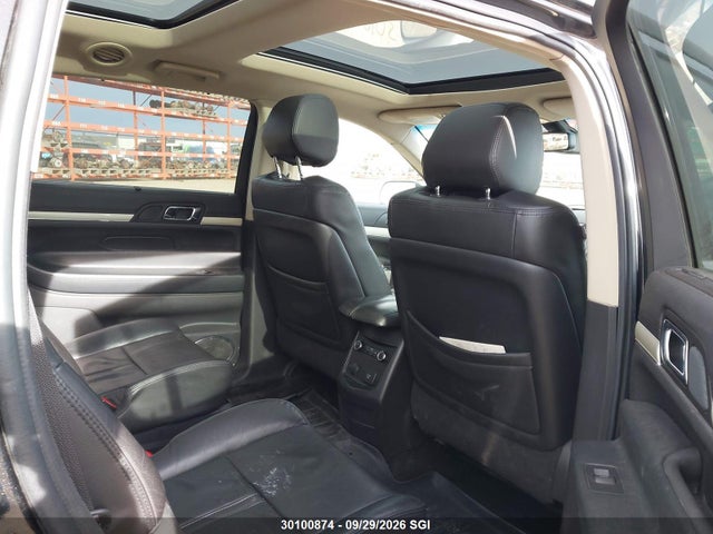 Lincoln MKT 2014 2LMHJ5AT2EBL57160 Image 8