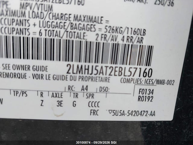 Lincoln MKT 2014 2LMHJ5AT2EBL57160 Image 9