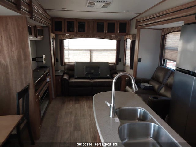 Keystone Trailer Laredo 2018 4YDF3252XJE601909 Image 8