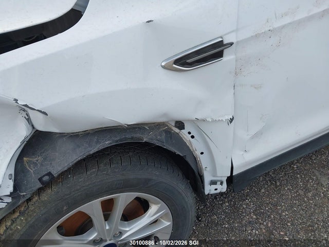 Продаж на аукціоні авто 2018 Ford Escape Se, vin: 1FMCU9GD0JUA13867, номер лоту: 30100886