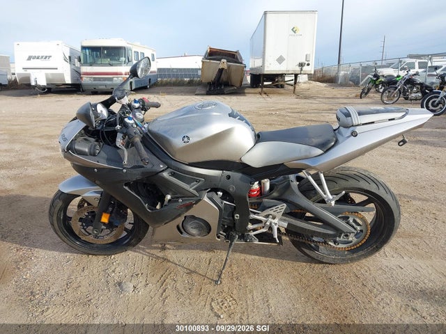 30100893 :رقم المزاد ، JYARJ06N73A000062 vin ، 2003 Yamaha Yzfr6 Sb مزاد بيع