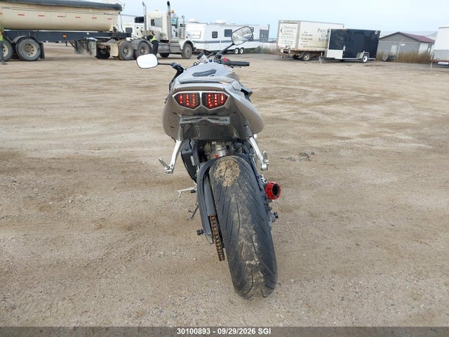 30100893 :رقم المزاد ، JYARJ06N73A000062 vin ، 2003 Yamaha Yzfr6 Sb مزاد بيع