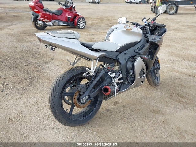 30100893 :رقم المزاد ، JYARJ06N73A000062 vin ، 2003 Yamaha Yzfr6 Sb مزاد بيع