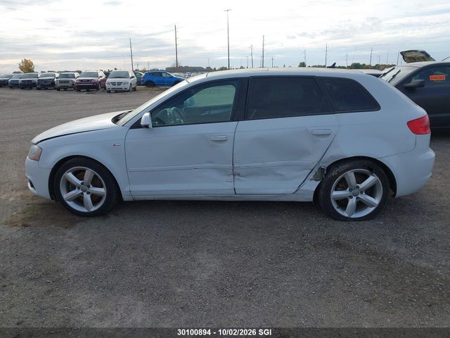 2013 Audi A3 Premium მანქანა იყიდება აუქციონზე, vin: WAUDFCFM7DA011411, აუქციონის ნომერი: 30100894